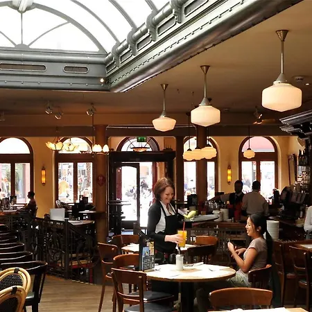 Maximilian Aparthotel