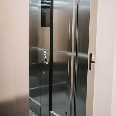 Maximilian Aparthotel 3*