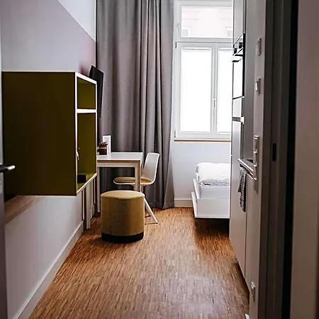 Lägenhetshotell Maximilian 3*