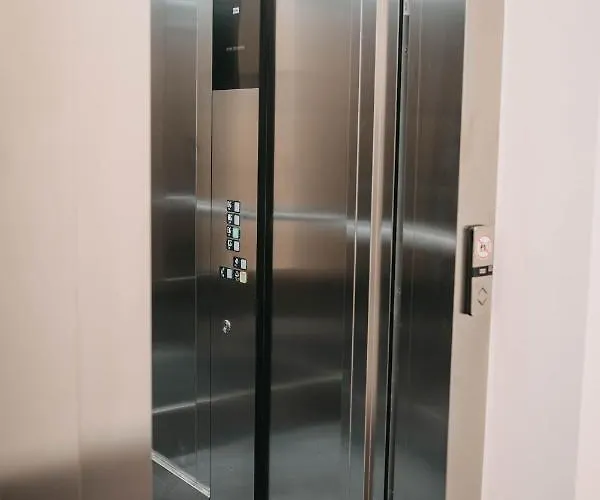 Maximilian Aparthotel 3*